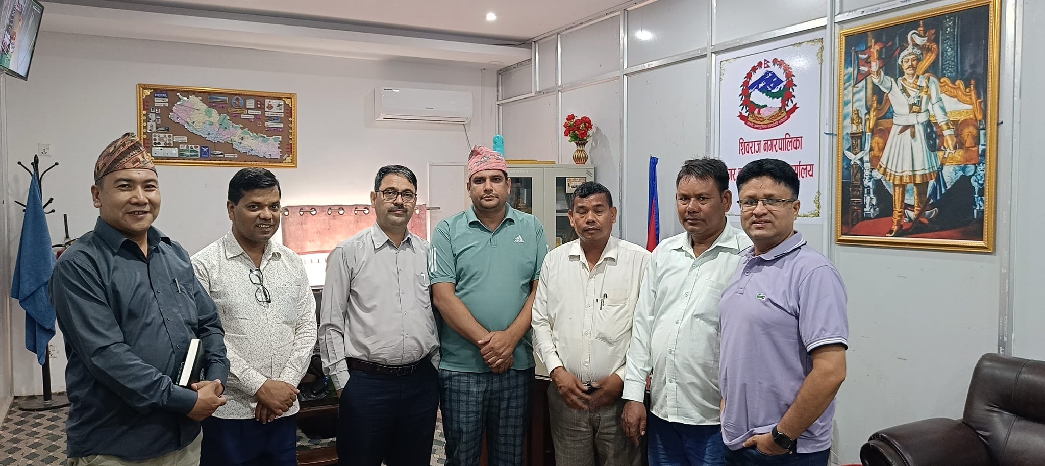 शिवराज नगरपालिकामा जनप्रतिनिधि र कर्मचारीसँग भेटघाट